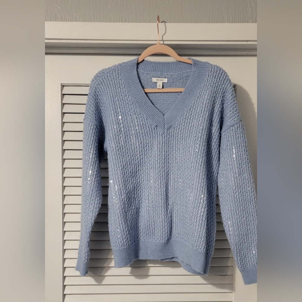 NWOT Women's M Nine West Blue V-Neck Sweater with Relaxed Fit